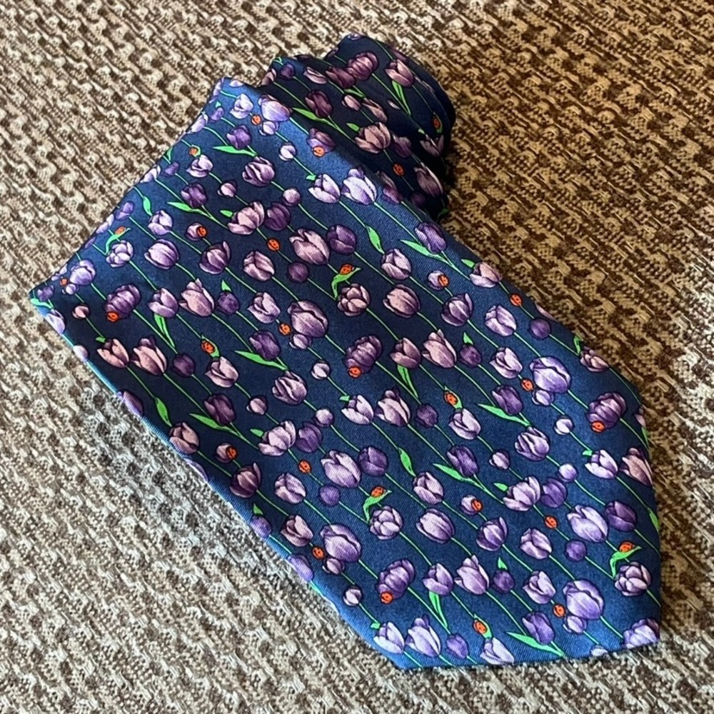 The Custom Shirtmakers Silk Tulip Print Necktie Hand Tailored Imported